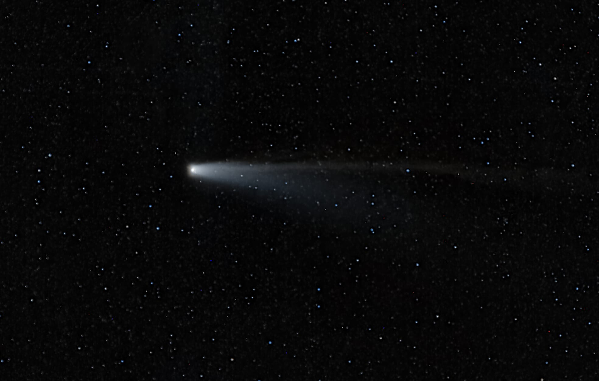 Foto della Cometa Lemmon - Somma di 45 pose