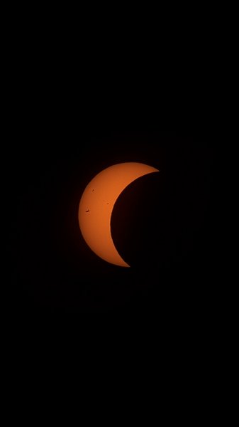 Transito aereo durante eclissi