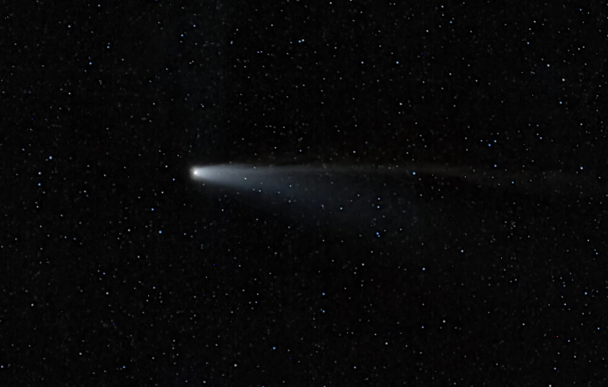 Foto della Cometa Lemmon - Somma di 45 pose